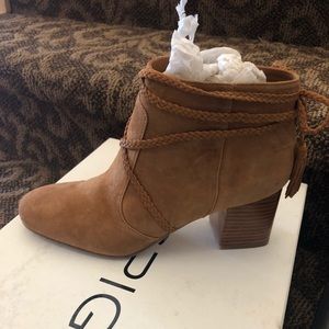Via Spiga brown booties